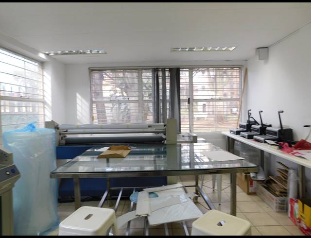 162M² OFFICE TO LET IN FERNDALE